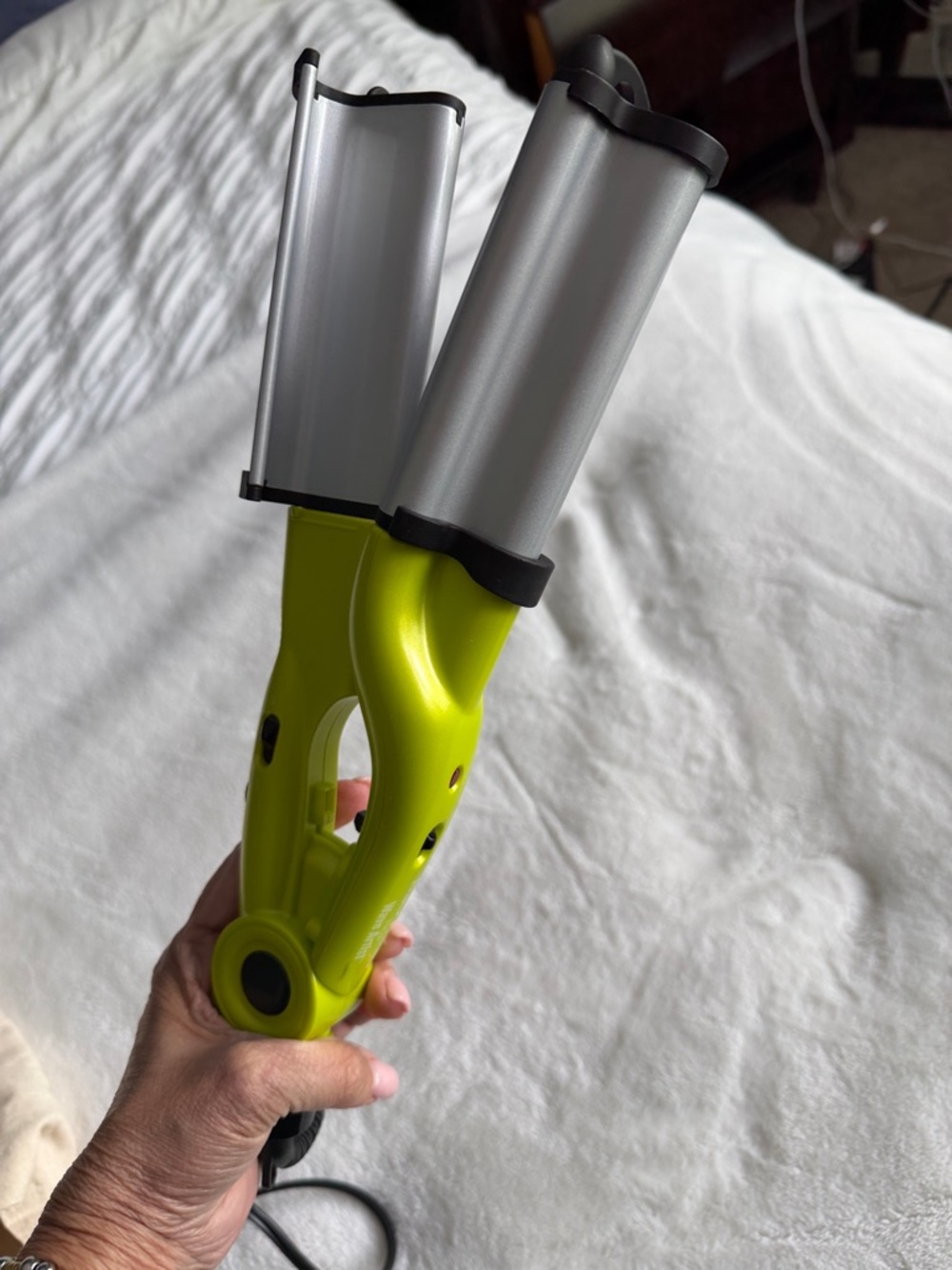 Bed Head Lime Green Triple Barrel Wave Styler